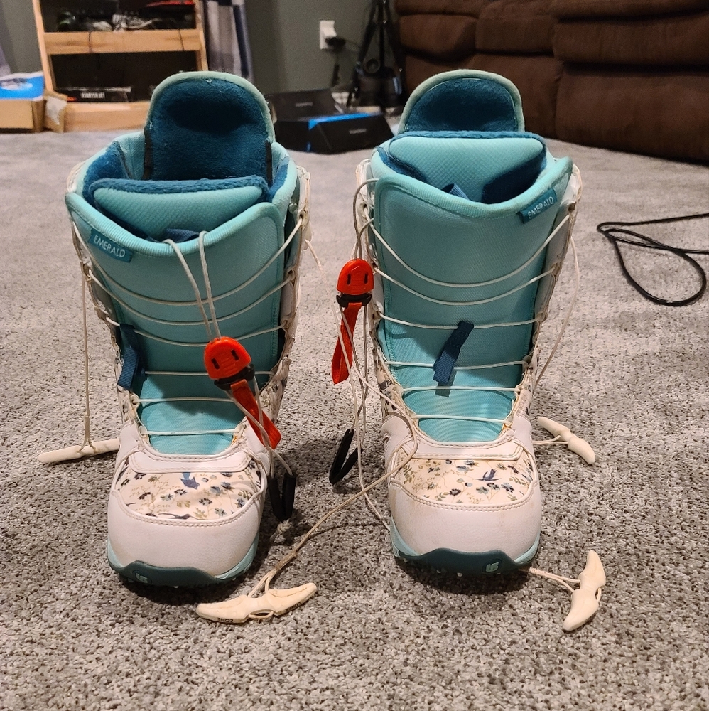 BURTON SNOWBOARD BOOTS